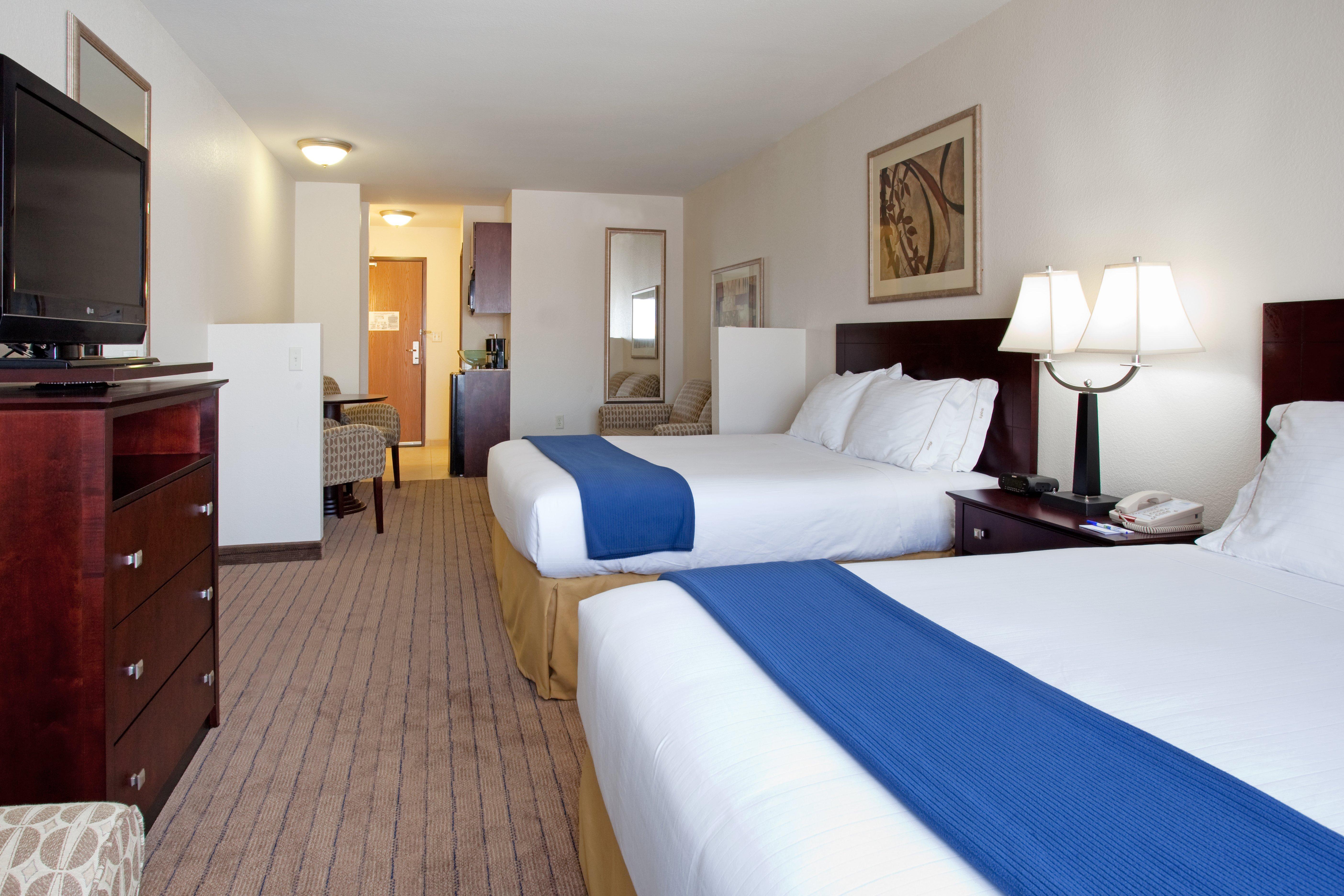 Holiday Inn Express & Suites Buffalo, An Ihg Hotel Exterior photo